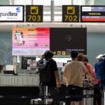 La inquietud por la huelga en el aeropuerto de Barcelona: “Llevamos ropa en una mochila por si acaso”