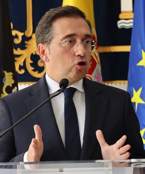 Albares garantiza la integridad de Schengen y asegura que ningún migrante ha llegado a la Península