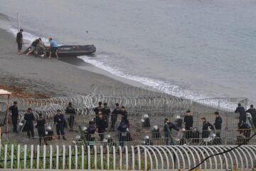Última hora de la entrada de inmigrantes a Ceuta, en directo | Marruecos dice que ha frustrado un nuevo intento de alcanzar Ceuta de cientos de migrantes