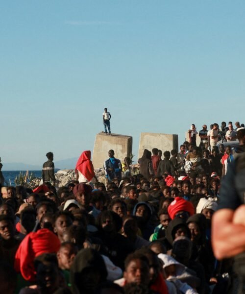 Última hora de la entrada de inmigrantes a Ceuta, en directo | El PP lleva la crisis de Ceuta al Parlamento Europeo para presionar al Gobierno