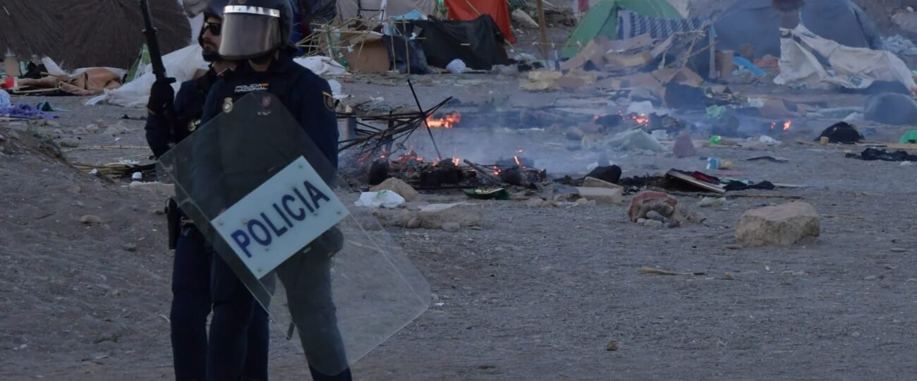 El Gobierno pide al PP que le ayude a parar la violencia en Ceuta en medio de bloqueos del reparto de comida a los inmigrantes