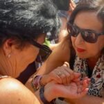 Robles consuela a los vecinos de Ceuta, que la han recibido entre gritos: “Ceuta y Melilla no se tocan. No les vamos a dejar”
