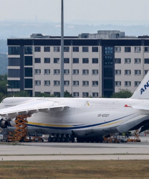 La policía alemana desactiva un dron bomba que cayó junto a un avión de carga ucranio en el aeropuerto de Leipzig