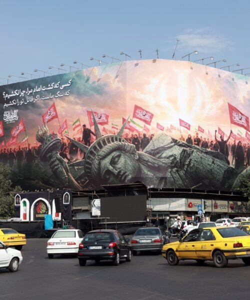 Irán amenaza con atacar a los países vecinos que se unan a la guerra económica de Estados Unidos