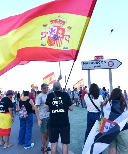 Última hora de la entrada de inmigrantes a Ceuta, en directo | Expulsados otros cuatro marroquíes por lesionar a tres guardias civiles en Ceuta
