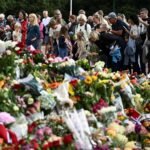 Flores y condolencias: así despide Noruega al rey Haland, en imágenes