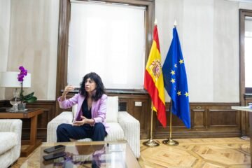 Redondo pide a Moreno reunirse para tratar la cesión a Vox de las competencias en violencia machista
