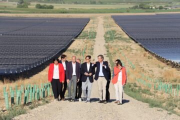 Illa defiende el plan de renovables pese a la oposición de alcaldes y entidades: “El Govern tomará las decisiones que tenga que tomar”