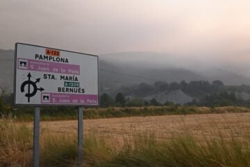 El incendio de Huesca deja 16 municipios evacuados y amenaza San Juan de la Peña: “Si arde, se perdería el símbolo del origen de Aragón”