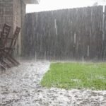 Las lluvias torrenciales provocan inundaciones en bajos y calles en Torredembarra y El Vendrell
