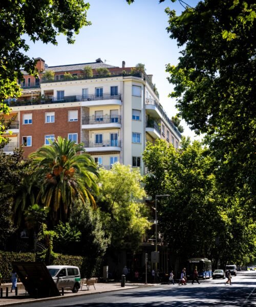 El ático que compró el Gobierno de Ayuso lo vendió una de las inmobiliarias más exclusivas de La Moraleja