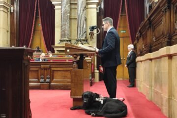 El diputado de Junts Isaac Padrós denuncia a un policía nacional por “trato discriminatorio”