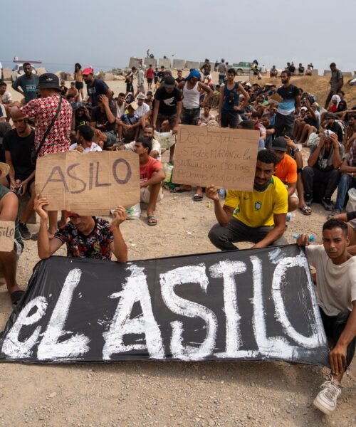 Última hora de la entrada de inmigrantes a Ceuta, en directo | Un sindicato de la Policía pide ampliar la plantilla estable de agentes en Ceuta y denuncia el “bloqueo” de la Delegación del Gobierno