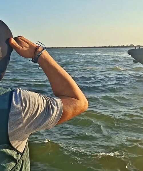 Detenidas diez personas tras disparar a la Guardia Civil durante la persecución de una narcolancha en la costa de Huelva