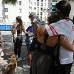 Granada pasa la noche en la calle por el miedo a nuevas réplicas: “Esto acojona mucho, no he dormido nada”