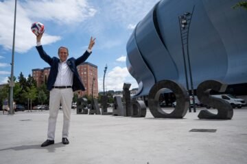 Abel Caballero: “A Bad Bunny le haríamos una ‘casiña’ mucho mejor que la que tiene”