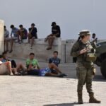 Última hora de la entrada de inmigrantes a Ceuta, en directo | Albares asegura que “hasta la última persona” que entró irregularmente en Ceuta volverá a Marruecos