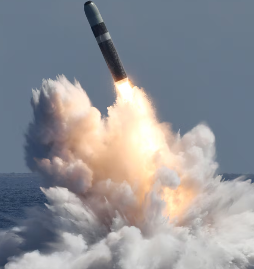 El misil nuclear Trident II D5 Life Extension trabaja con una precisión de nanómetros