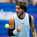 Alcaraz despeja todas las dudas, arrolla a Paul en una exhibición y ya está en cuartos del US Open