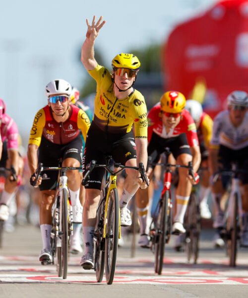 Matthew Brennan reina por cuarta vez en La Vuelta en una etapa de transición