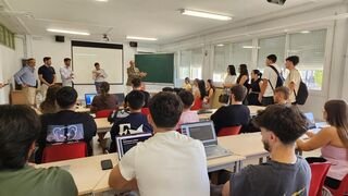 El alcalde de Cáceres da la bienvenida a los nuevos estudiantes universitarios