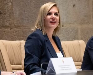 La Junta niega que haya ordenado retirada de símbolos LGTBI o feministas en los ECJ