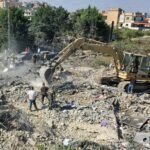 Mueren al menos 11 personas en ataques israelíes contra un edificio y un vehículo en el sur de Líbano
