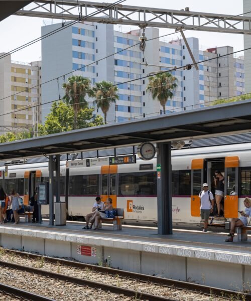 Un nuevo robo de cobre en Rodalies limita el paso de trenes en la R1