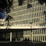 Los Mossos piden al juez geolocalizar los móviles de los padres del bebé maltratado en Barcelona