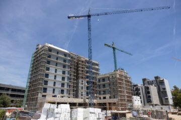 La lista de espera para acceder a una vivienda protegida alcanza los 130.000 solicitantes en Cataluña