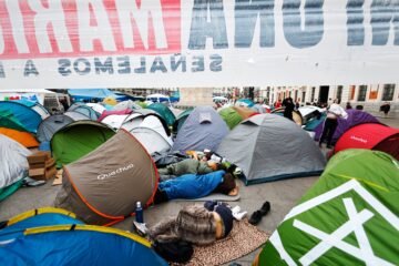 Acampada en Sol por la vivienda, en directo | El Gobierno reconoce que va a ser “un lunes muy largo” de negociaciones para sacar adelante el decreto