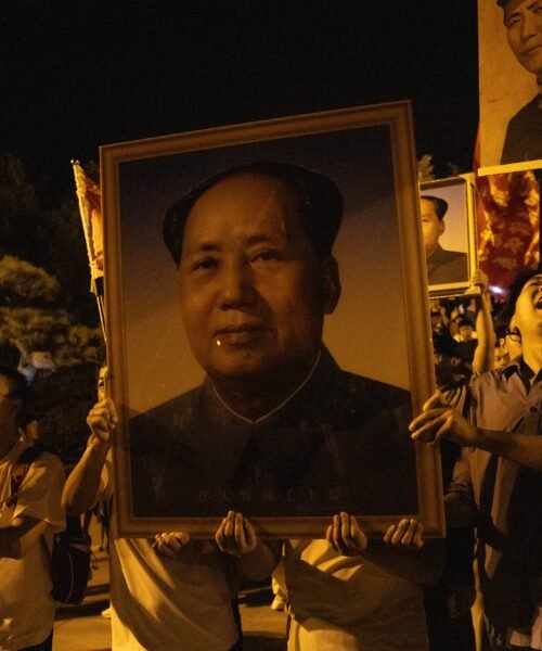 Los jóvenes chinos buscan respuestas en Mao Zedong, medio siglo después de su muerte