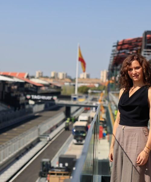 Una semana cuesta arriba para Ayuso por la crisis del ático a la espera de un golpe de mano