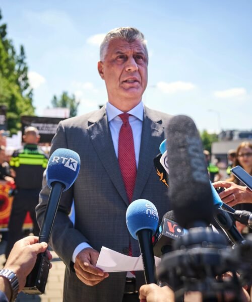 Condenado a 25 años de cárcel el expresidente de Kosovo Hashim Thaçi por crímenes de guerra