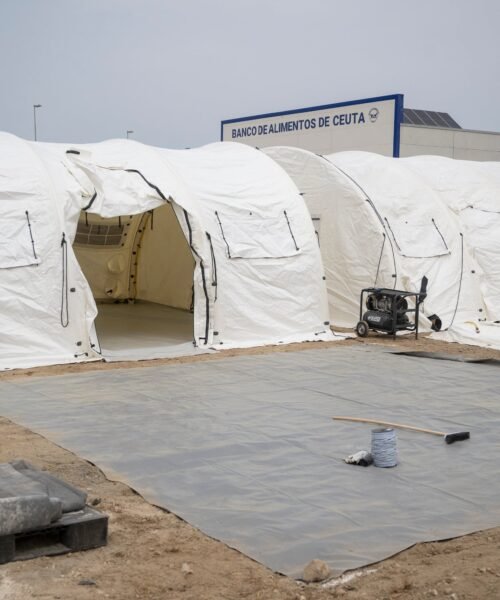 Última hora de la entrada de inmigrantes a Ceuta, en directo | Feijóo arropa a Vivas en Madrid antes de su viaje a Bruselas para abordar la crisis migratoria