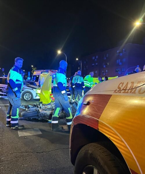 Un motorista de 47 años muere tras chocar contra un coche en la avenida de Los Poblados de Madrid