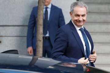 El código ético aprobado durante el mandato de Zapatero le impedía quedarse con las joyas que recibió de Arabia Saudí en 2007