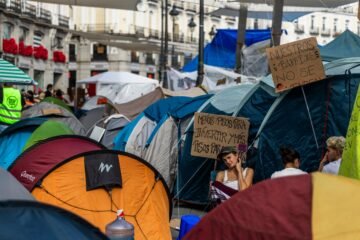 Miles de manifestantes se unen en Sol para defender la vivienda: “La acampada es una entidad propia”