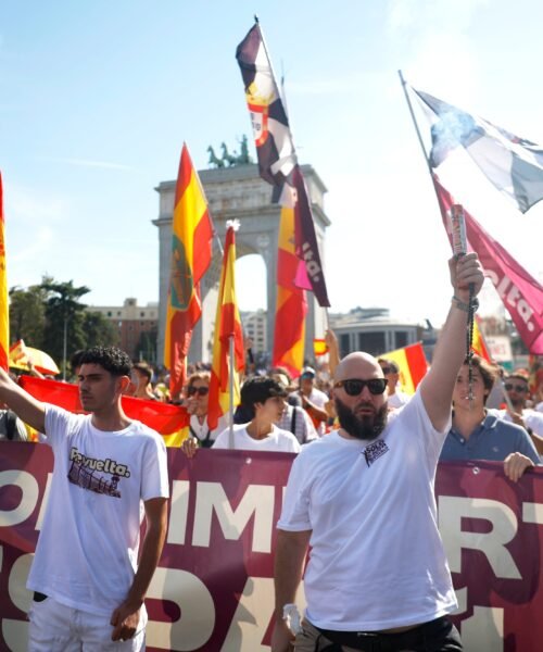 Vox se impone al PP en la manifestación de “ultimátum” al Gobierno en Madrid, con la mitad de participación que la del pasado mayo