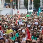 La defensa de la educación pública saca a la calle a 20.000 asistentes antes de la huelga de octubre