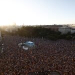 Última hora de la entrada de inmigrantes a Ceuta, en directo | Decenas de miles de personas se concentran en Ceuta y otras ciudades para reclamar soluciones y protestar contra el Gobierno
