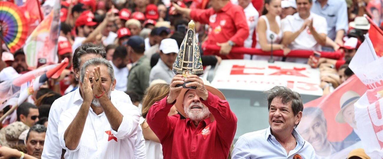 Lula rechaza acudir a un debate con Bolsonaro hijo antes de la primera vuelta