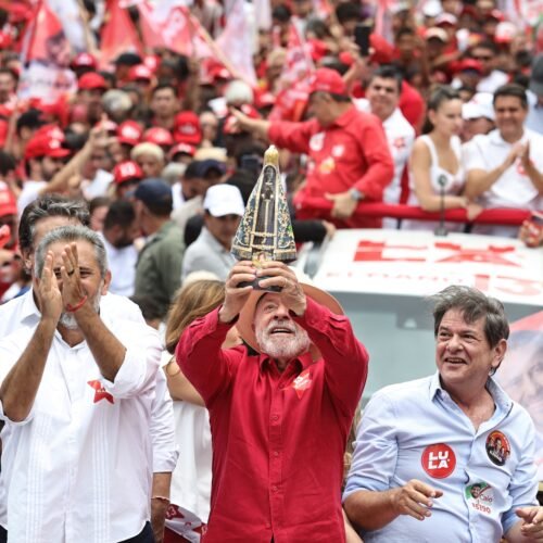 Lula rechaza acudir a un debate con Bolsonaro hijo antes de la primera vuelta