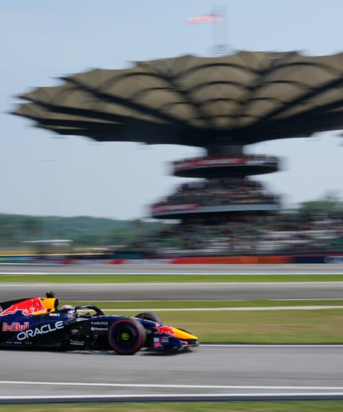 Pole para Verstappen en el GP de Baréin donde Alonso mostró la mejoría de Aston Martin