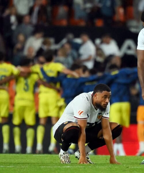 Mikautadze silencia a Mestalla ante un Valencia de tímida reacción intermitente