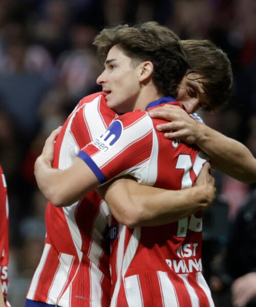 Julián Álvarez volvió a marcar… y pidió perdón: «Mis palabras durante el Mundial fueron una equivocación»