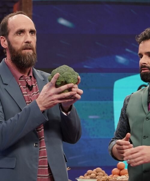 Eduardo Sáenz de Cabezón, el profesor que triunfa en televisión y que desmonta uno de los grandes traumas escolares