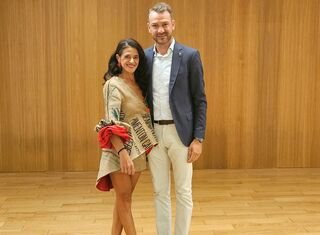 Eva Jabón, Farandulera, lleva el ‘Oro Rojo’ de La Vera a la moda sostenible
