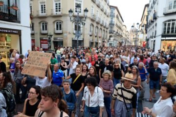 Reacciones a los decretos de vivienda y las acampadas en directo| Detenidos tres manifestantes de grupos de ultraderecha que intentaban llegar a la acampada de Sol