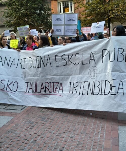 Familias de 4.000 alumnos de Bizkaia denuncian que sus hijos “pasan hambre” en el comedor escolar